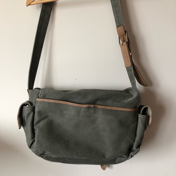 L.L. Bean Vintage Canvas Messenger Bag Green Tan - Picture 4 of 8